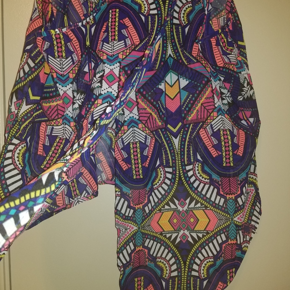 Top - Picture 2 of 2